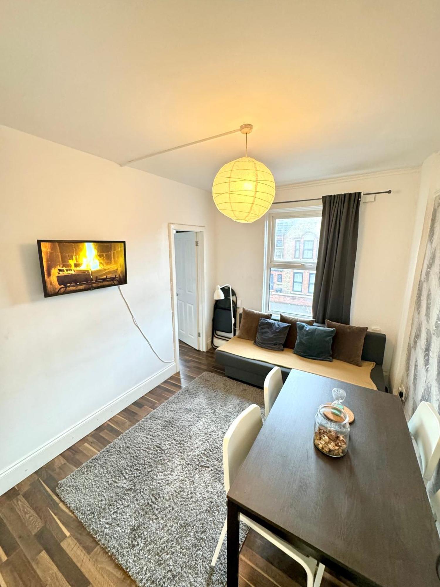 2 Bed Apt Sofa Bed Up To 6 London Exterior foto