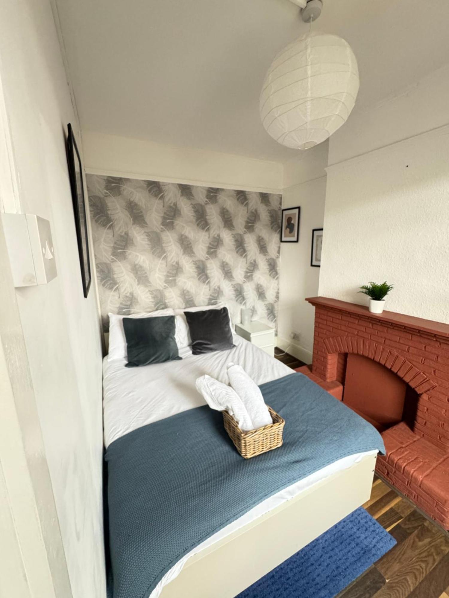 2 Bed Apt Sofa Bed Up To 6 London Exterior foto