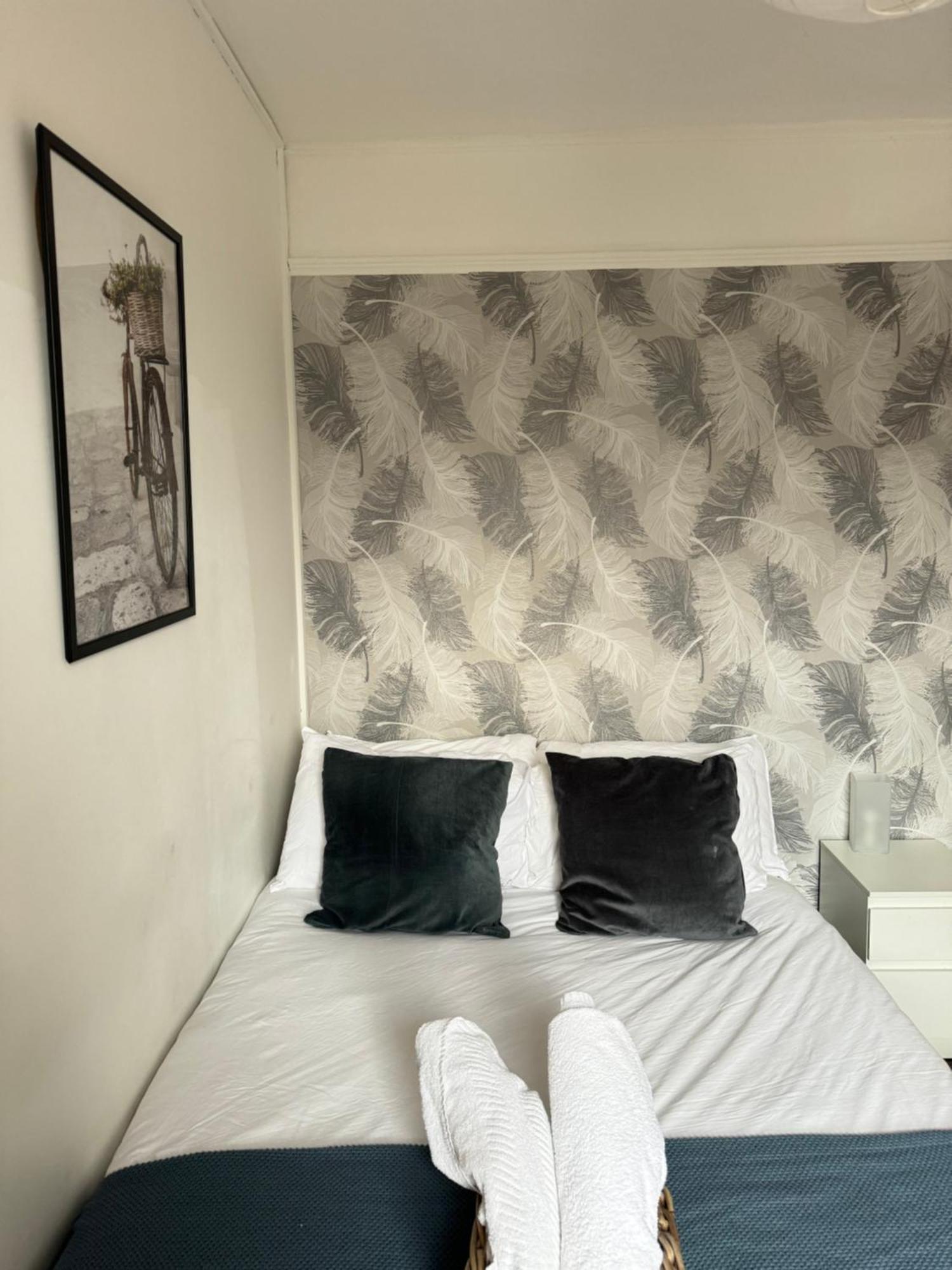 2 Bed Apt Sofa Bed Up To 6 London Exterior foto
