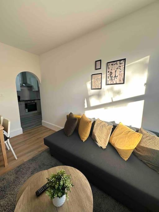 2 Bed Apt Sofa Bed Up To 6 London Exterior foto