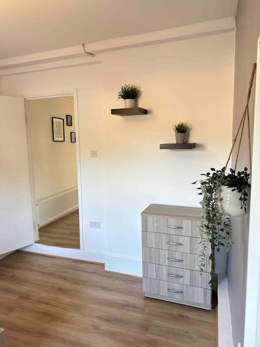 2 Bed Apt Sofa Bed Up To 6 London Exterior foto