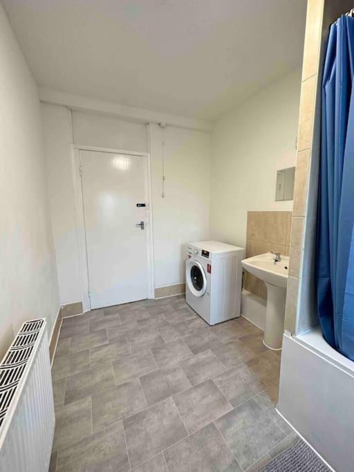 2 Bed Apt Sofa Bed Up To 6 London Exterior foto