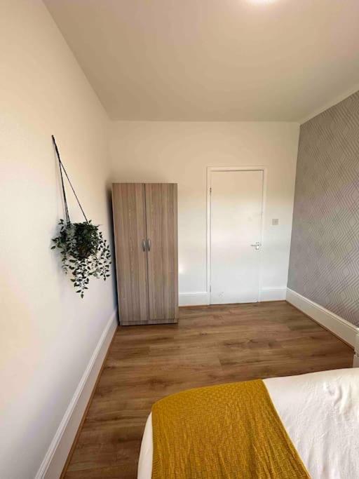 2 Bed Apt Sofa Bed Up To 6 London Exterior foto