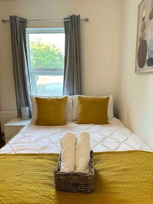 2 Bed Apt Sofa Bed Up To 6 London Exterior foto